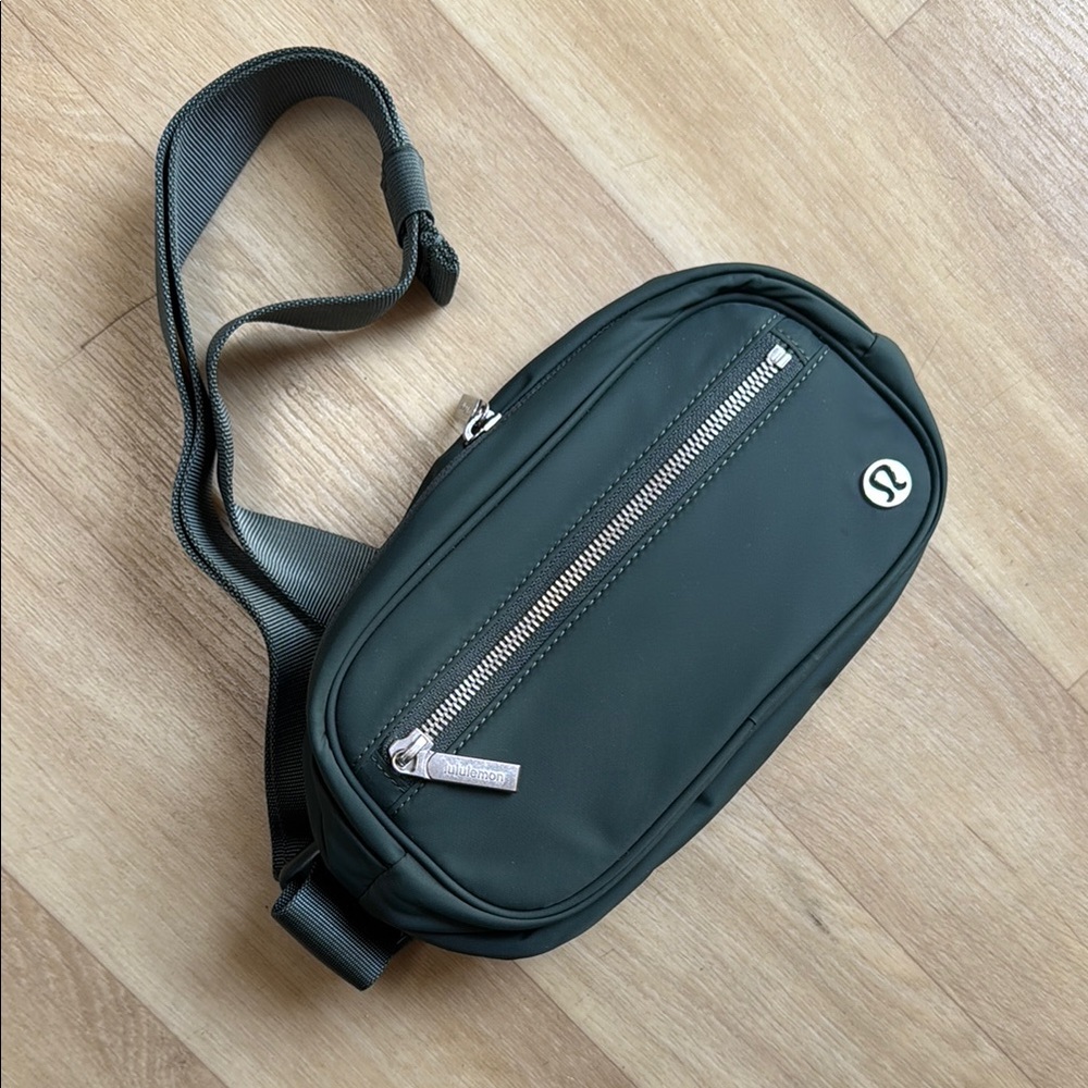 lululemon athletica Green Crossbody Bag